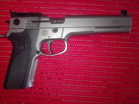   Hola chicos, como veo que falta un sub-foro de esta marca (lo hay de Glock, de 1911's, de Revólveres, 21