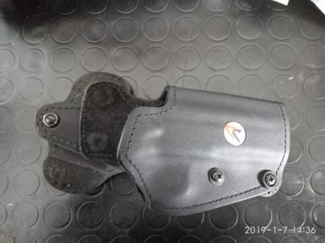 Se vende funda para pistolas tipo 1911 marca double alpha, estado muy bueno/excelente. Precio 30 euros 02