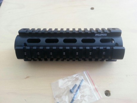 Guardamanos Israely weapons en aluminio para carabina(mide 17cm), sin usar, sistituye al original de plastico.

Creo 00
