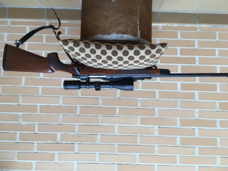 Rifle en madera de la marca Remington modelo BDL 700 especial para zurdos. Se encuentra en perfecto estado 02