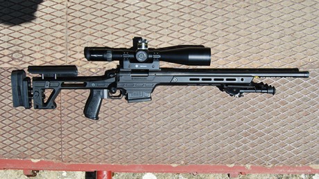 Hola ha todos alguien sabe si se vende en españa alguna marca de rifle montado en chasis con cañon pesado 20
