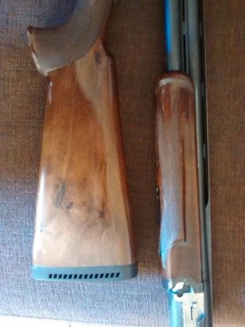 Hola, pongo a la venta una Beretta 682 Gold,  cal 12,  71 de cañón, 11mm de banda.
Esta usada pero muy 01