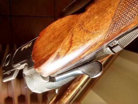 Hola, pongo a la venta una Beretta 682 Gold,  cal 12,  71 de cañón, 11mm de banda.
Esta usada pero muy 20