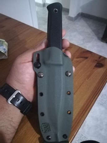 Fallkniven S1 nuevo de caja impoluto además de su funda de fábrica le mandé hacer una del sastre del kydex 00
