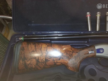 Arma muy poco usada.Se trata del modelo SPORTING-( LAGRIMA AZUL).Tiene un cañon de 76cm y cuatro choques 02