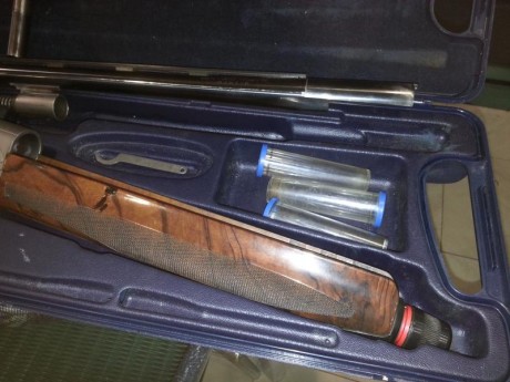 Arma muy poco usada.Se trata del modelo SPORTING-( LAGRIMA AZUL).Tiene un cañon de 76cm y cuatro choques 00