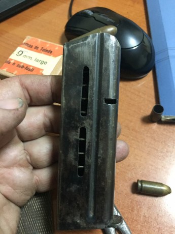 Vendo 2 cargadores de llama extra especial 9 largo, usados pero buen estado, uno se atranca la teja al 00