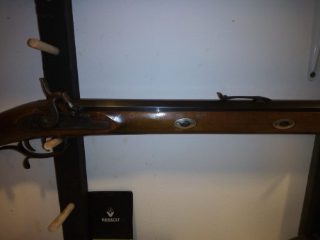 Hola a todos.
vendo rifle Hawken JUKAR cal. 45 1/66" de dos pasadores.
Hay que ajustar punto (demasiado 01