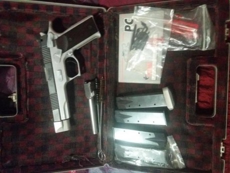 Hola, por dejar la aficion y con pesar pongo a la venta la siguiente arma.

Pardini pc9 9mm con cañon 02