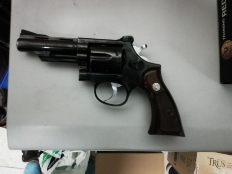 Hola soy David, y por motivos familiares tengo que quitarme este revolver.

Urge venta de revolver  LLAMA 00