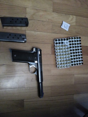 Hola:
La vendo por no usarla apenas. El estado es normal para sus años, no está impecable para museo. 02