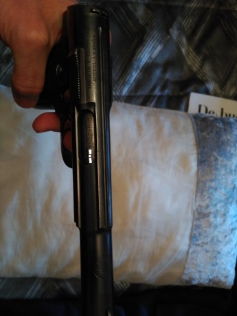 Hola:
La vendo por no usarla apenas. El estado es normal para sus años, no está impecable para museo. 11