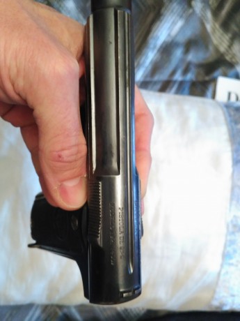 Hola:
La vendo por no usarla apenas. El estado es normal para sus años, no está impecable para museo. 10