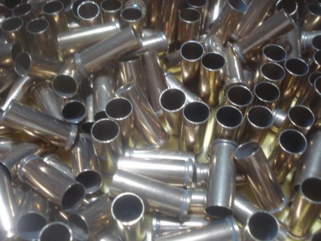 Vendidas 650 vainas Norma del .32 S&W con una recarga, 500 con CCI500 y 150 con Magtech.

Pulidas 02