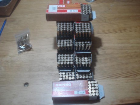 Vendidas 650 vainas Norma del .32 S&W con una recarga, 500 con CCI500 y 150 con Magtech.

Pulidas 01
