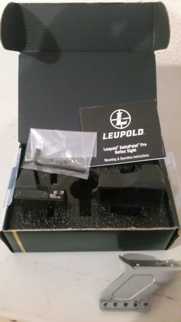 Un amigo vende este visor punto rojo Leupold Delta Point a estrenar, de 2.5 Moas, incluye montura para 02