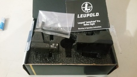 Un amigo vende este visor punto rojo Leupold Delta Point a estrenar, de 2.5 Moas, incluye montura para 01