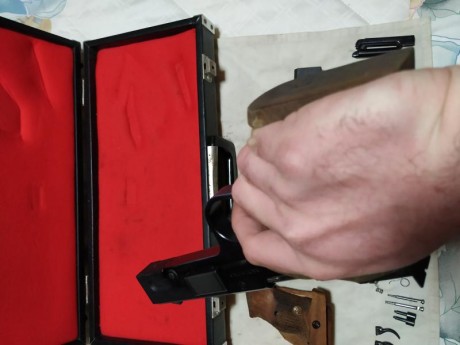 Vendo FAS 602 por no poder hacerme con ella.
El arma falla, es decir en ocasiones no expulsa la vaina, 00