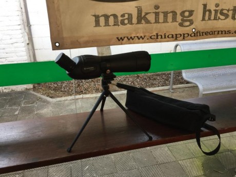 Hola pongo a la venta visor impecable BRESSER 20 60x60 mas soporte extra de pinza extensible.   135 euros 20