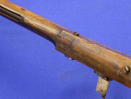 Voy a colocar unas fotos de un arma larga alemana de llave de mecha del siglo XVI. 171