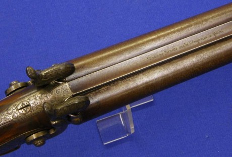 Voy a colocar unas fotos de un arma larga alemana de llave de mecha del siglo XVI. 30