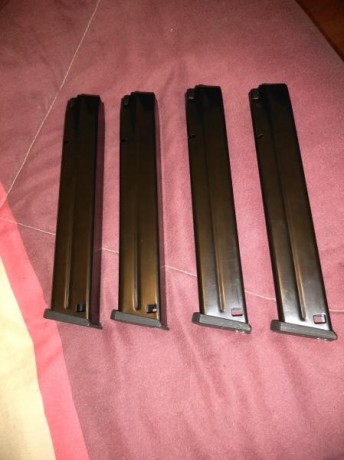 Vendo 4 cargadores de 30 cartuchos de capacidad sin usar de la carabina Beretta Storm calibre 9 mm PB, 00