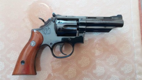 Buenas a todos.
Vendo revólver Llama Comanche I en calibre .22 lr.
Está en buenas condiciones y dispara 00