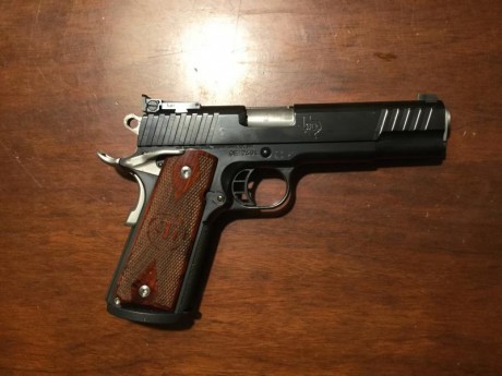 Vendo STI Sentinel de 5 pulgadas, 9mm. con su maletín de transporte, guiada F, en perfecto estado, vendo 00