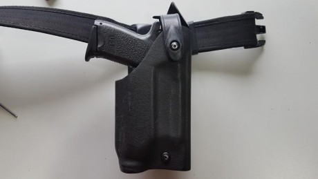 Vendo. Vendido se puede cerrar.
Rail adaptador Surefire MR08, para poder adaptar una linterna con sistema 02