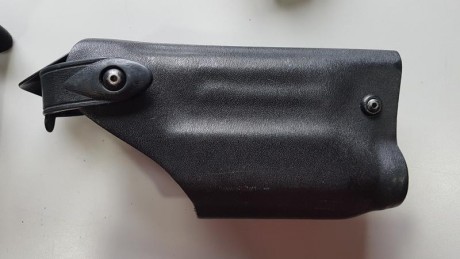 Vendo. Vendido se puede cerrar.
Rail adaptador Surefire MR08, para poder adaptar una linterna con sistema 12