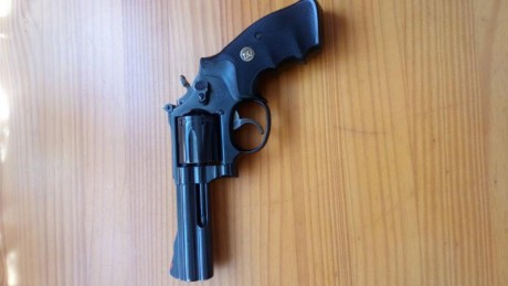  DSC_0189.JPG Hola por nuevo proyecto vendo S&W 357Magnum
De 4""...en 400€. DSC_0190.JPG 00