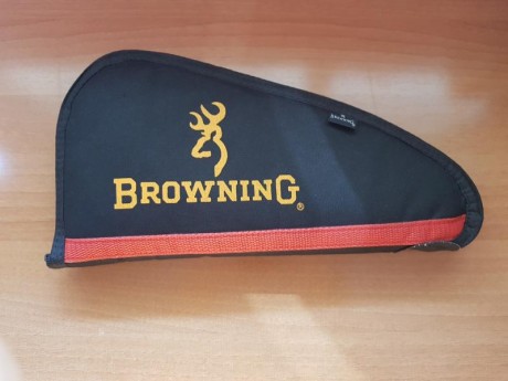 Buenas, vendo una browning del calibre 22 l.r. en muy buenas condiciones, la verdad que ya llevo tiempo 02