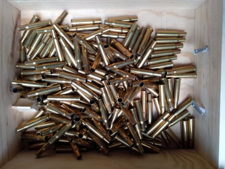 vendo vainas para 30- 30 marca PMC
120 de un 1disparo y 50 winchester 1 disparo desempistonadas y limpias.
 02