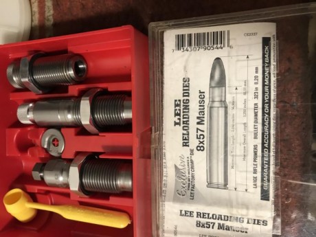Hola vendo Dies Lee 8 x 57 Mauser, usados una sola vez, el precio 35 euros envió incluido a península 00