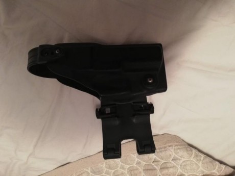 Vendo mi HK P30 con el maletín original, dos cargadores y las cachas intercambiables en todos los tamaños. 21