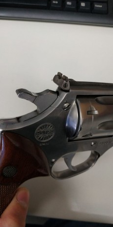 Hola! Vendo un revólver Astra de 357 en  4", acero inoxidable . Esta guiado A, siempre ha estado 170
