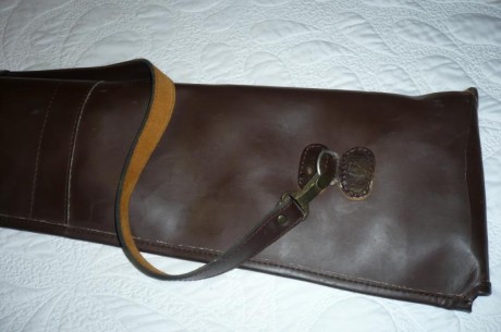 Vendo funda de autentico cuero para rifle ó escopeta, con mira ó sin ella 50euros+envio 02