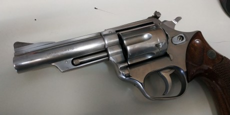 Hola! Vendo un revólver Astra de 357 en  4", acero inoxidable . Esta guiado A, siempre ha estado 30