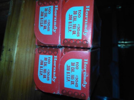 vamos a meter un poco de limpieza en el trastero, obviamente son todas nuevas y a estrenar  :mrgreen:

-400u. 11