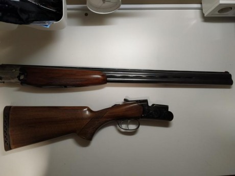 Vendo AZ, en buen estado, la he recibido de un familiar y no le voy a dar uso.
 100 Euros, Negociables. 02
