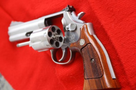 Vendo pistola Beretta 9 MM Parabellum  precio  500 € tasas incluidas,  Muy pocos tiros y en perfecto estado 21