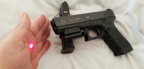 Lo dicho vendo apuntador laser rojo para instalar como veis en la foto, esta nuevo, 15 euros envío incluido.
 00