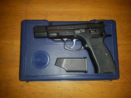 Vendo mi Pistola cz 75b de 9mm con 2 cargadores de capacidad de 15 cartuchos, mas el kit kadet 2 calibre 21