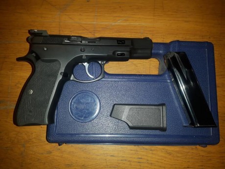 Vendo mi Pistola cz 75b de 9mm con 2 cargadores de capacidad de 15 cartuchos, mas el kit kadet 2 calibre 20