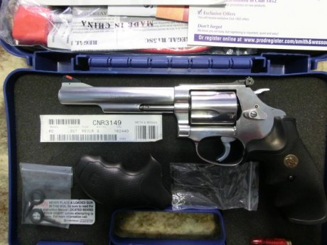 :clint:  CIMG0766.JPG Saludos compañeros del foro
Vendo este revolver SW por no usar y para acometer otro 00