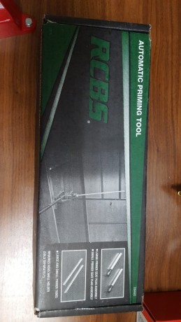 Saludos, mi amigo Jaime, ha decidido vender su  empistonador de mesa, marca RCBS , que esá casi nuevo, 01