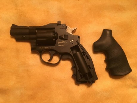 Hola buenas , pongo esta pareja de pistolas pt80, están usadas pero en perfecto estado ! Van con este 12