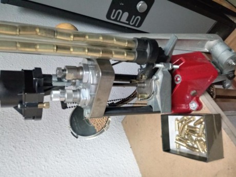 Por cambiar a Dillon. vendo mi prensa Lee 1000 con dies para 9 mm tambien regalo otro plato para los dais 01