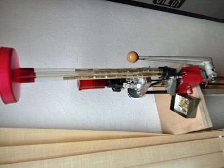 Por cambiar a Dillon. vendo mi prensa Lee 1000 con dies para 9 mm tambien regalo otro plato para los dais 00