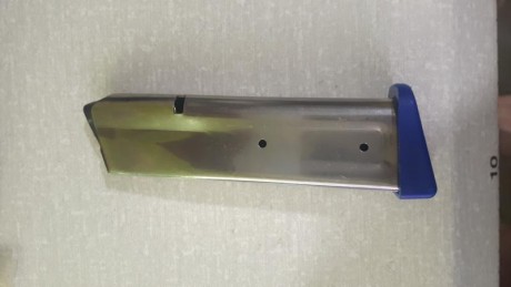 Vendo cuatro cargadores, Tesro TS22 nuevo sin estrenar 40 euros, carabina Onena de 9 m/m Largo 30 euros, 21